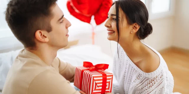 Cadeaux sexy Saint-Valentin : comparatif des meilleures idées 2026 (tous budgets)